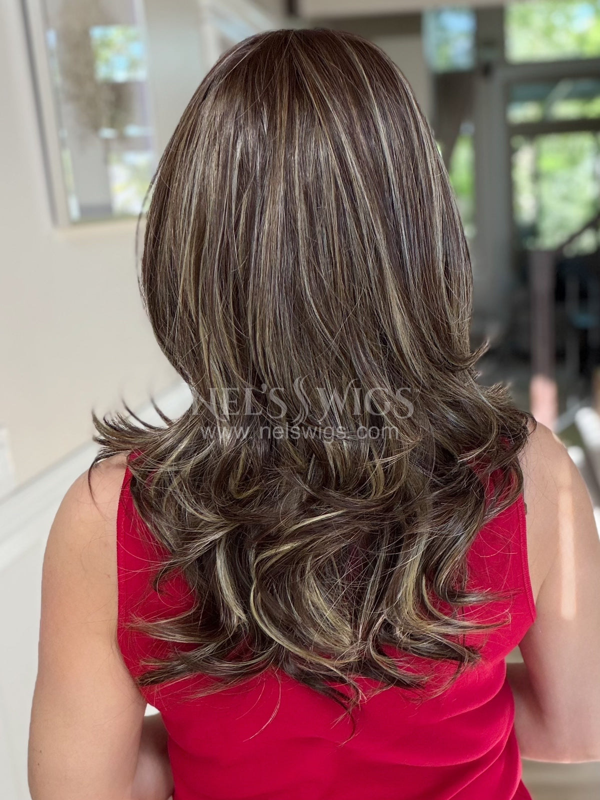 Toronto 04 - Chocolate Brown with Heavy Warm Blonde Highlights