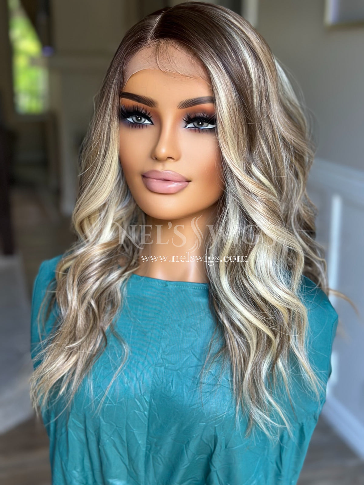 Ariana 07 - Warm Blonde & Light Brown Mix Highlighted