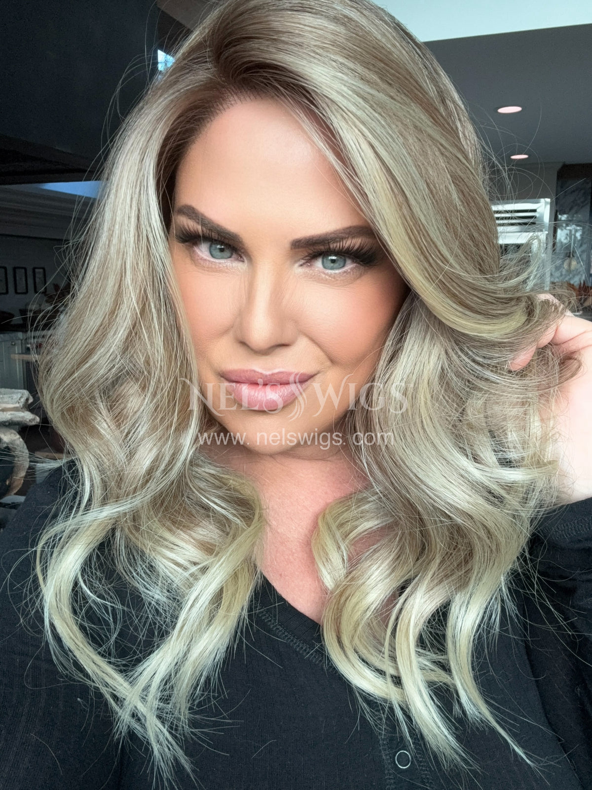 Terry 04 - Medium NEUTRAL BLONDE WITH WARM BLONDE ENDS