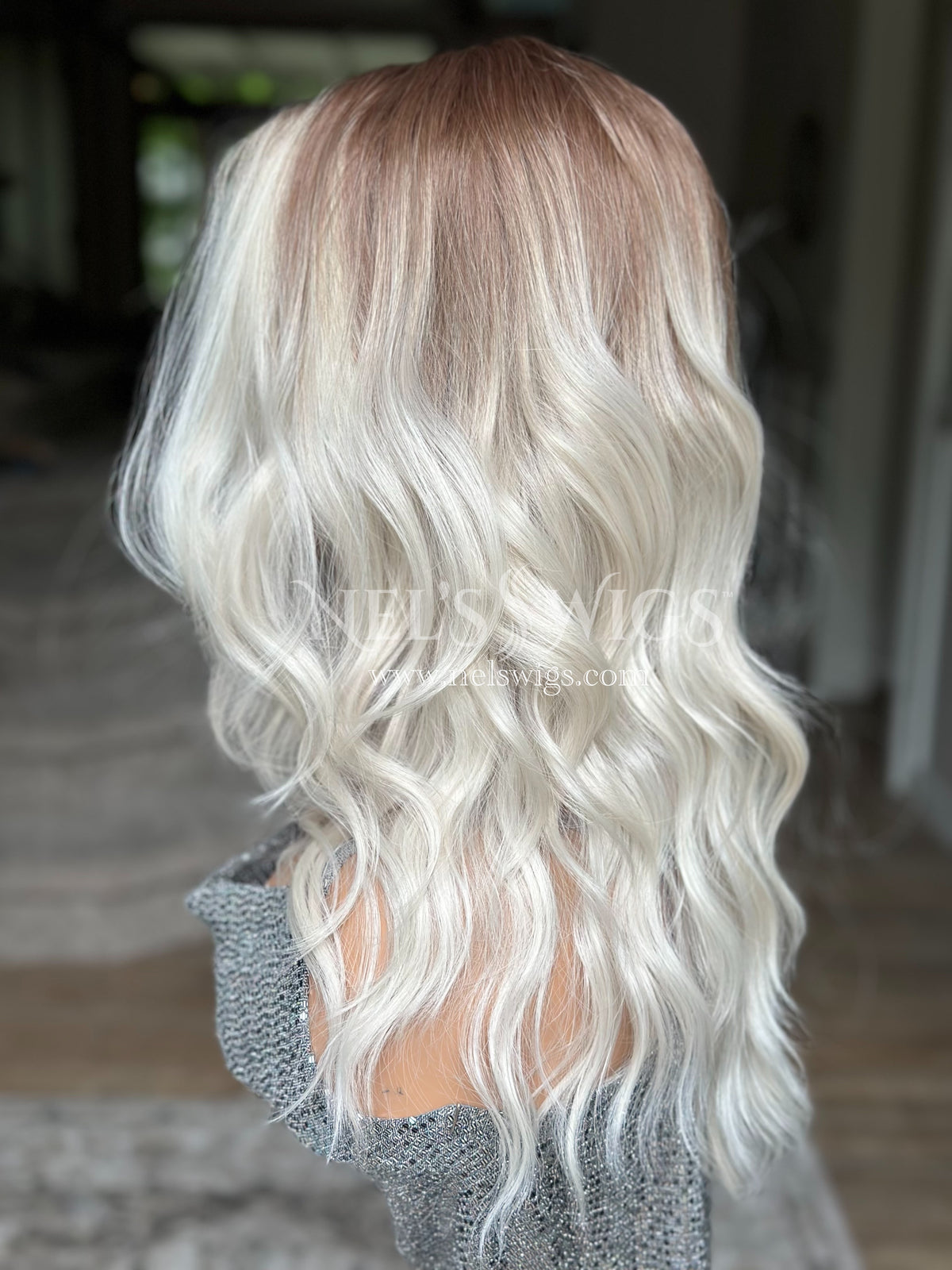 Reese 03 - Icy Blonde with Golden Brown Roots - Large