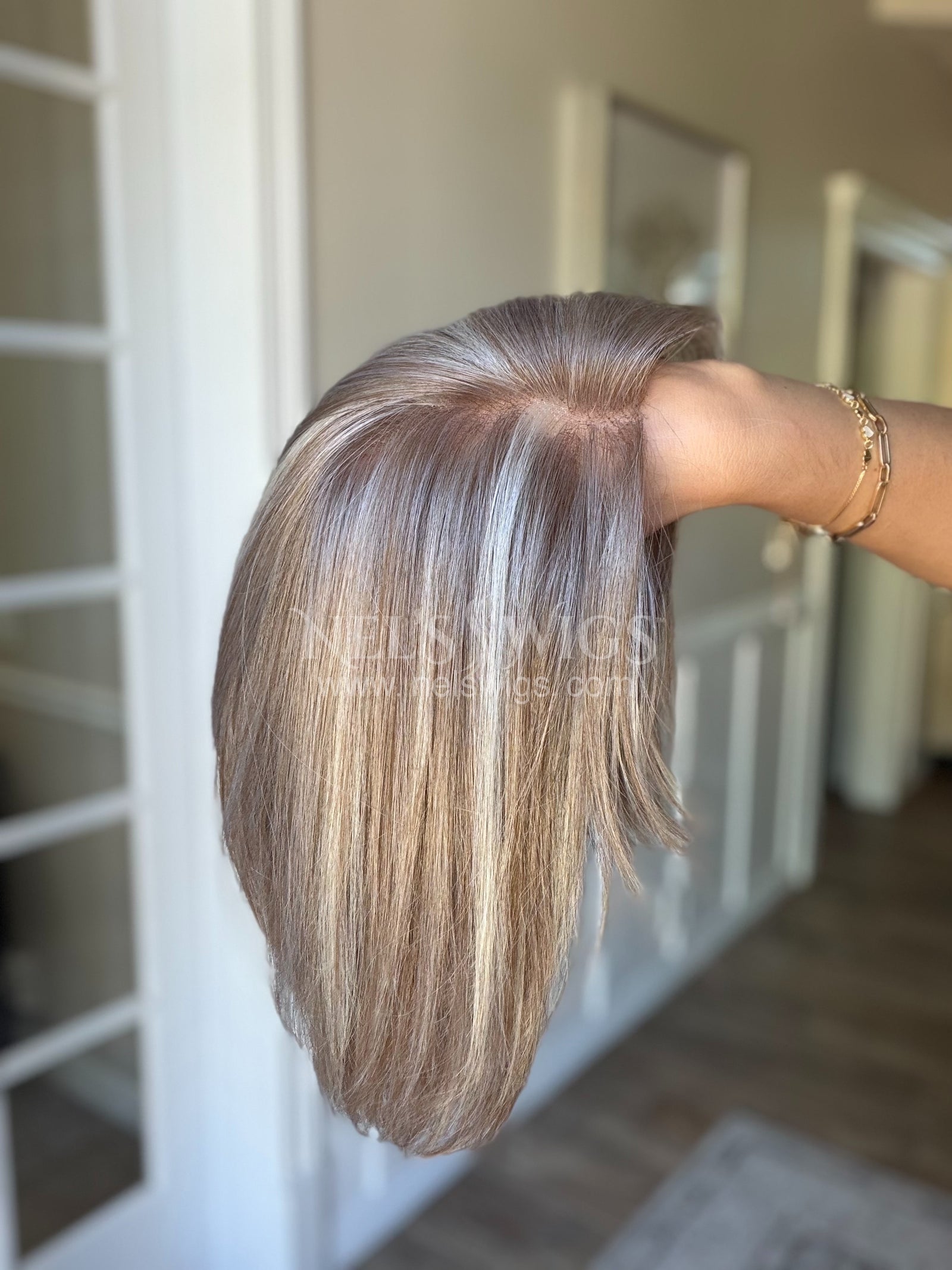 Nikki 01 - OG - Smokey Beige Blonde