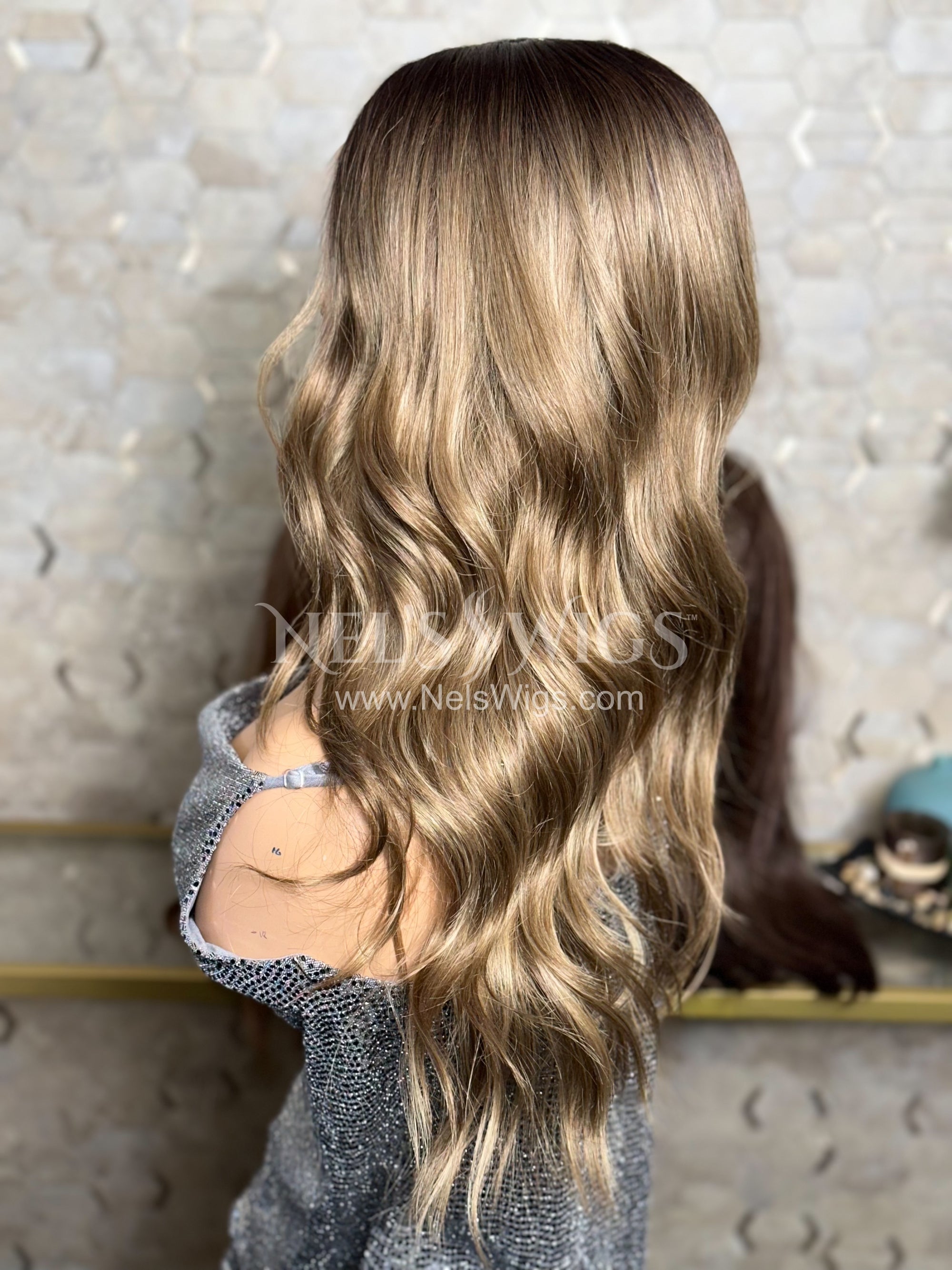 Grace – Bronde/Middle Part