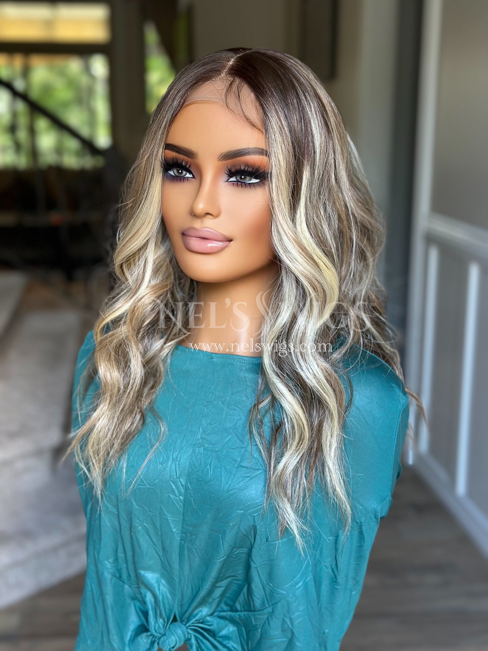 Ariana 07 - Warm Blonde & Light Brown Mix Highlighted