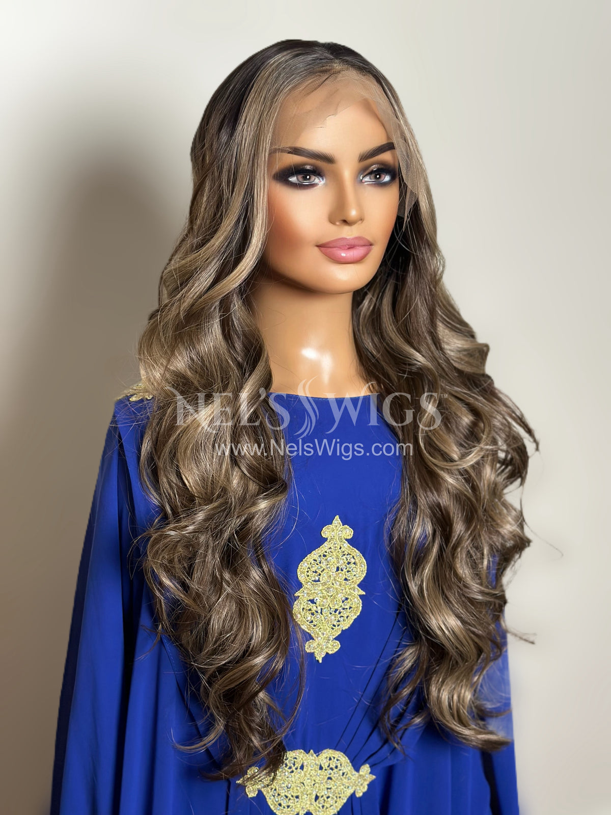 Stevi 01 - Soft Brunette with Highlights