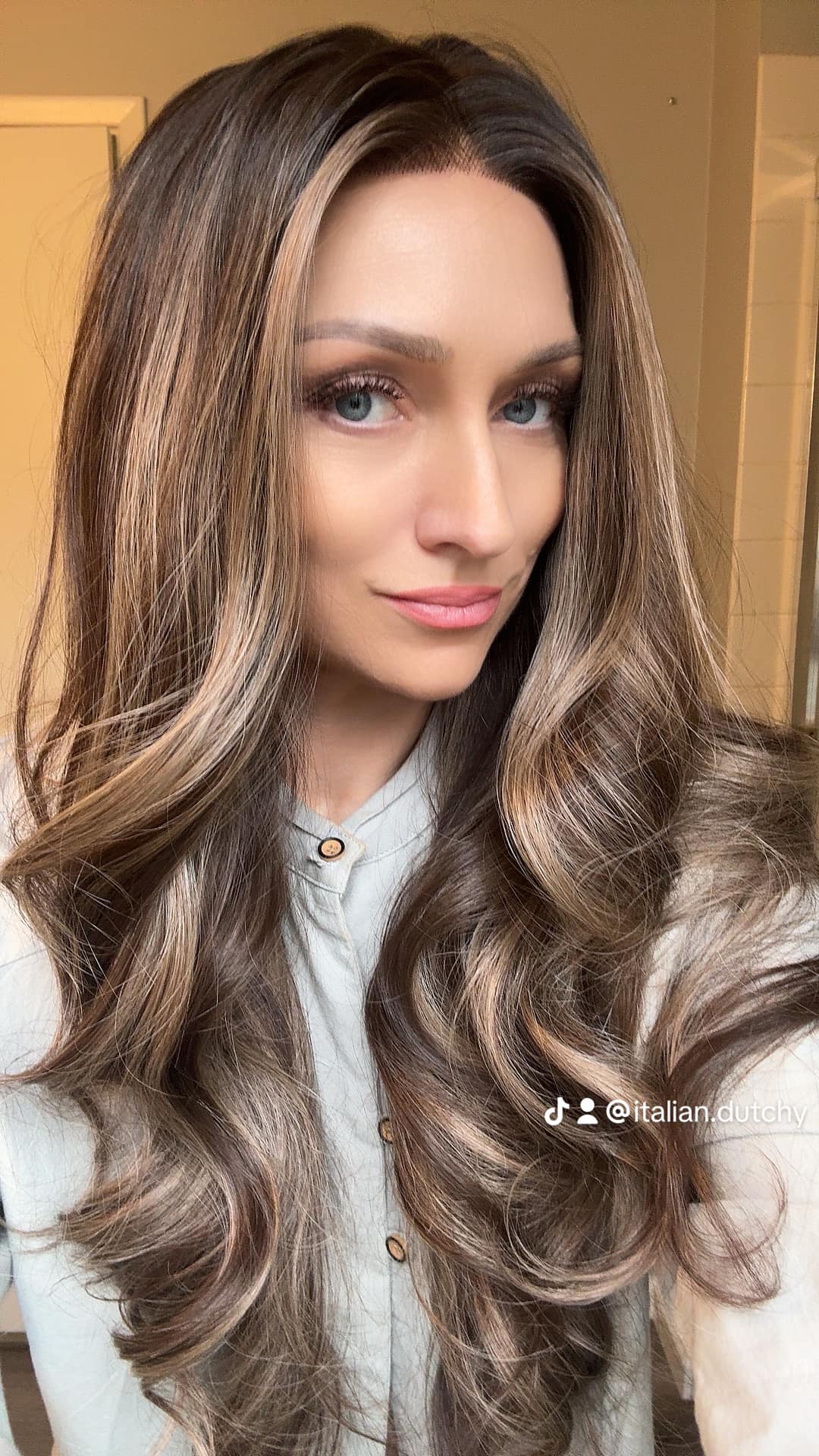 Stevi 01 - Soft Brunette with Highlights