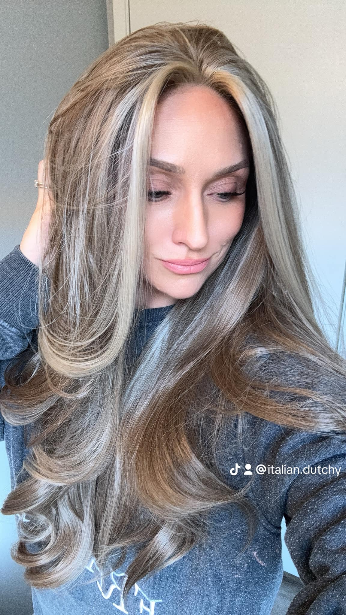 Tanya  02 - Dark Dirty Blonde with Money Pieces