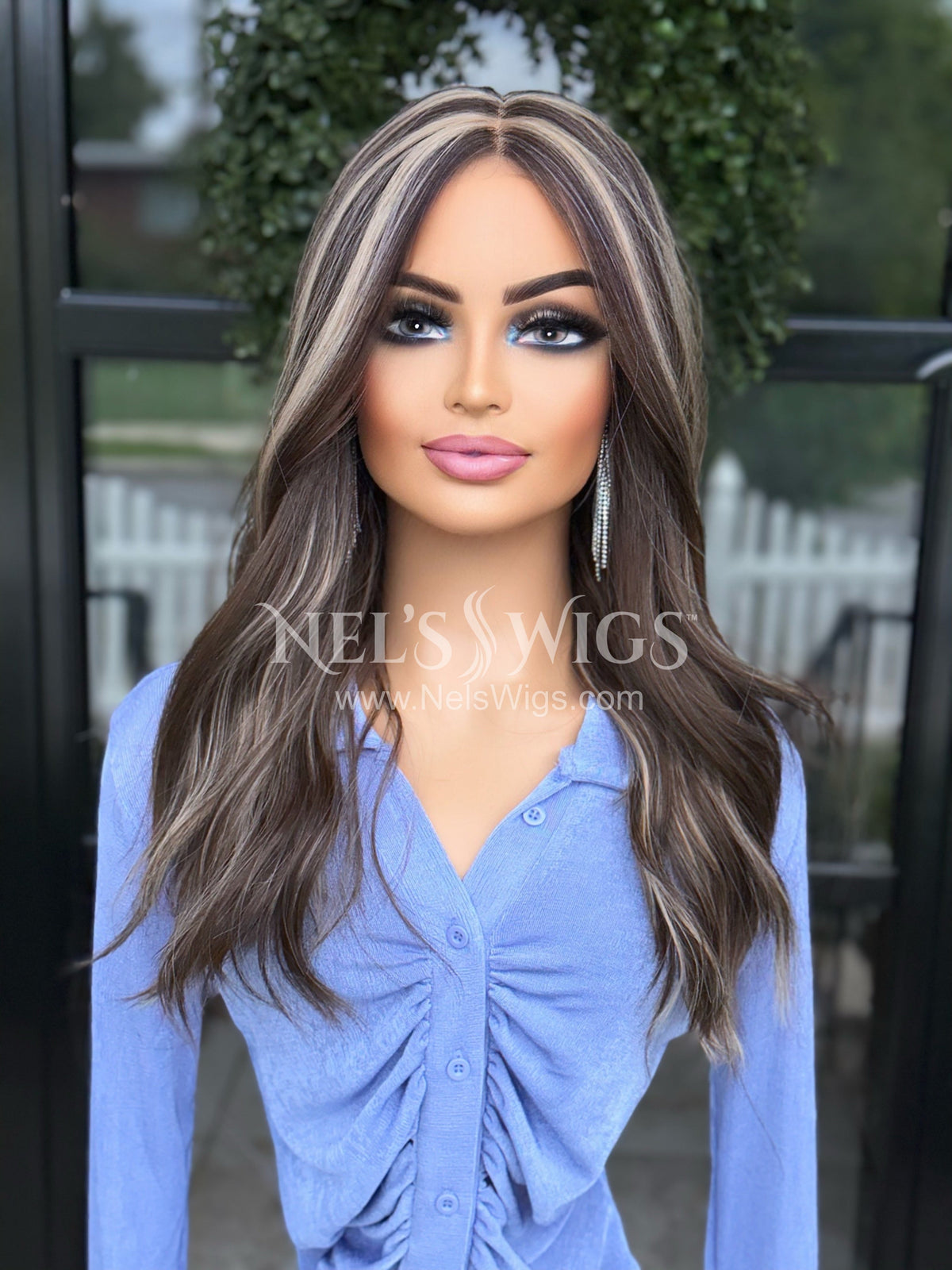 Bella - Light Brunette with Highlights