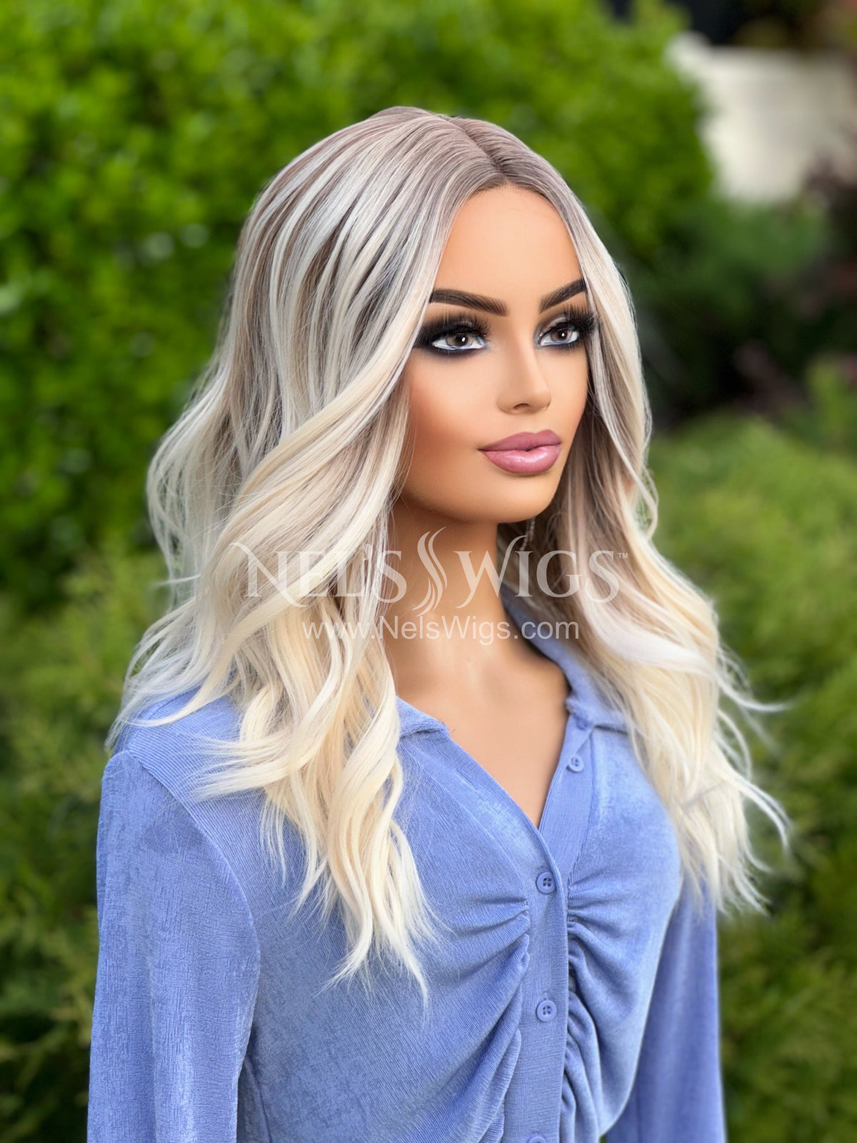 Reese - Light Brown Roots - Middle Part