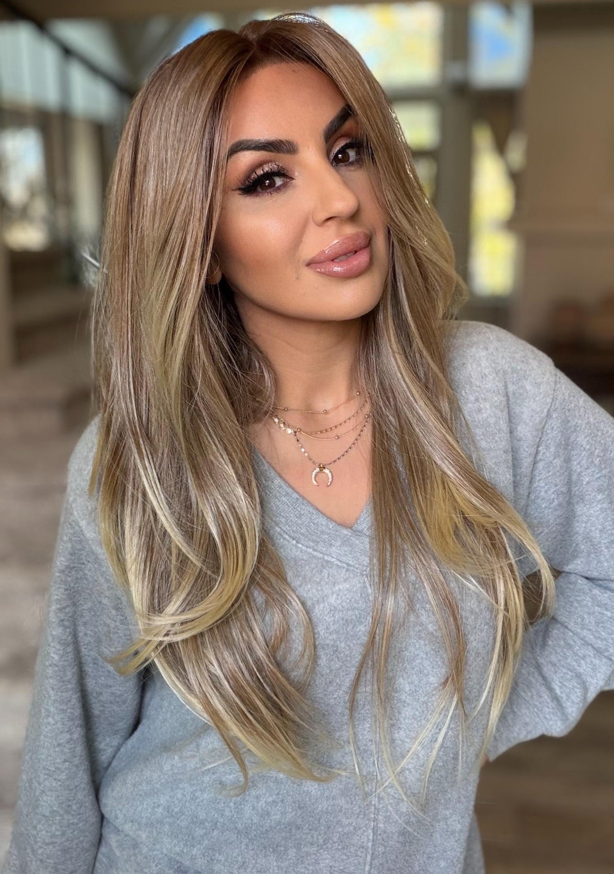 Tracy 01 - OG - Medium Neutral Blonde with Warm Blonde Ends