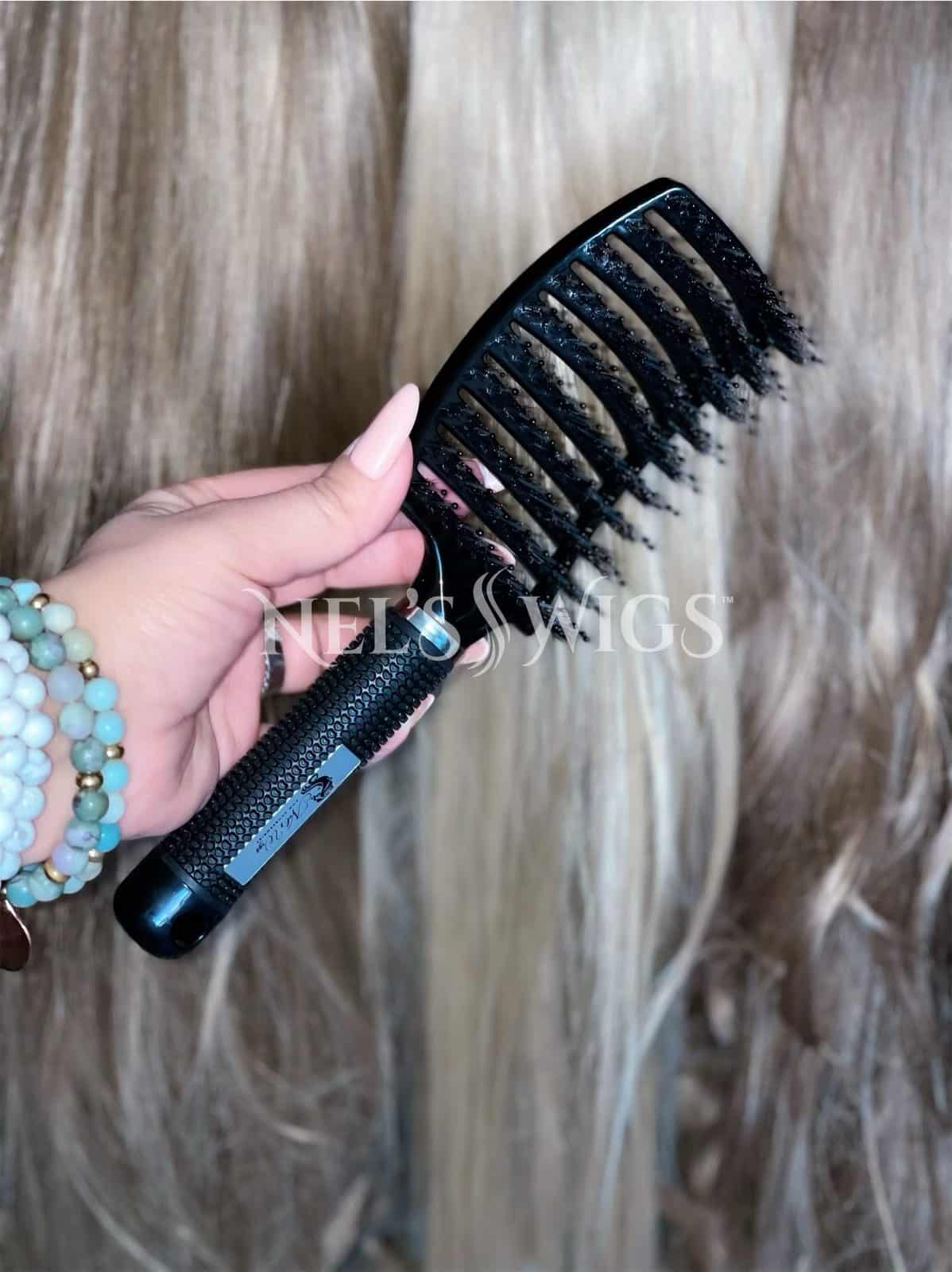 Nel’s Magic Detangling Brush